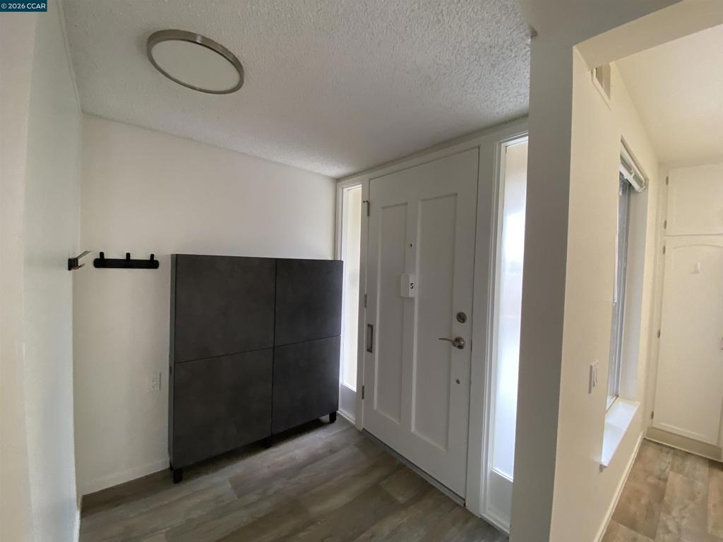 1865 Golden Rain Road Walnut Creek, CA 94595 - Photo 4 of 24 Entry
