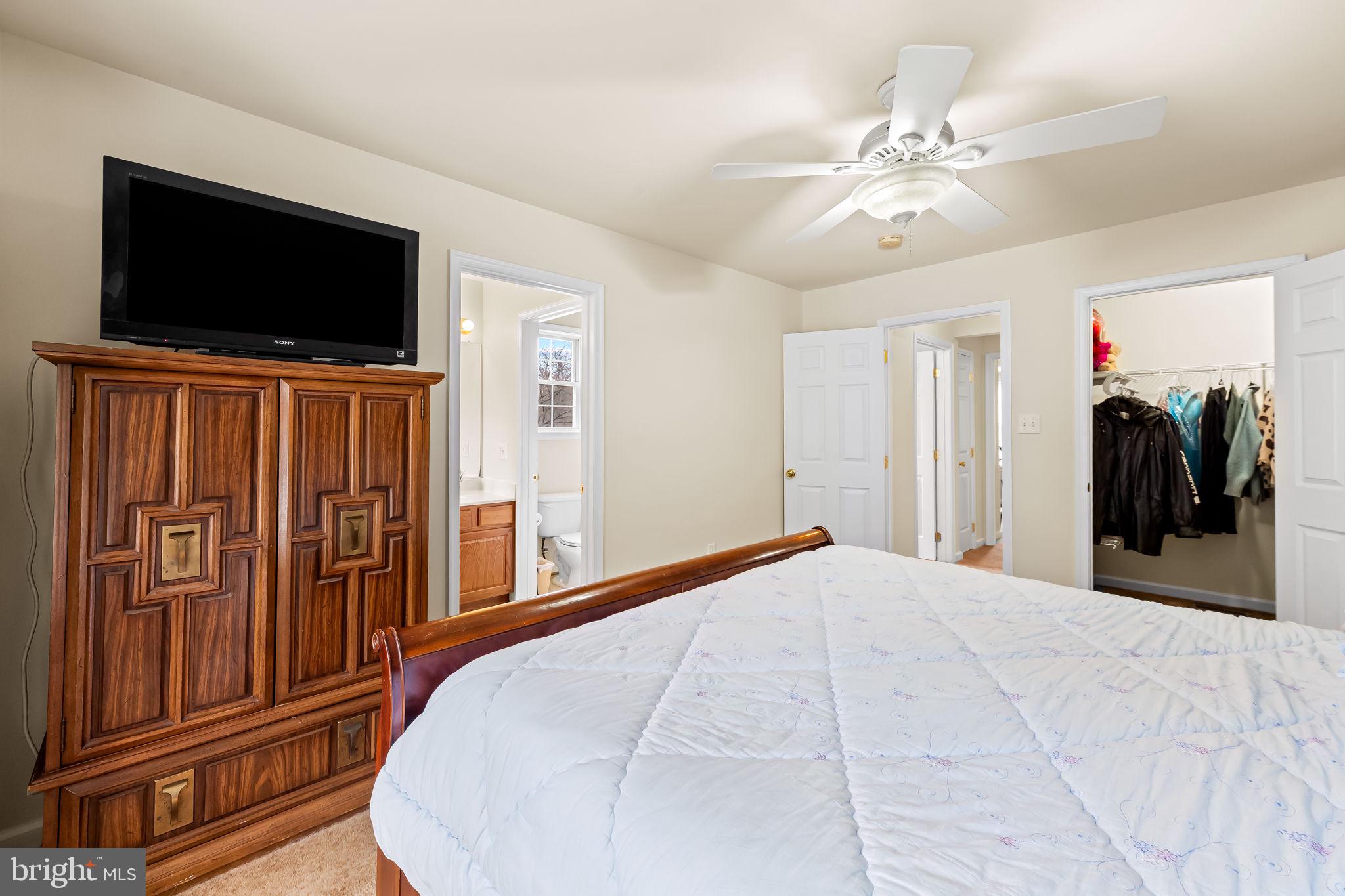 1564 Colony Road Pasadena, MD 21122 - Photo 23 of 40 primary bedroom