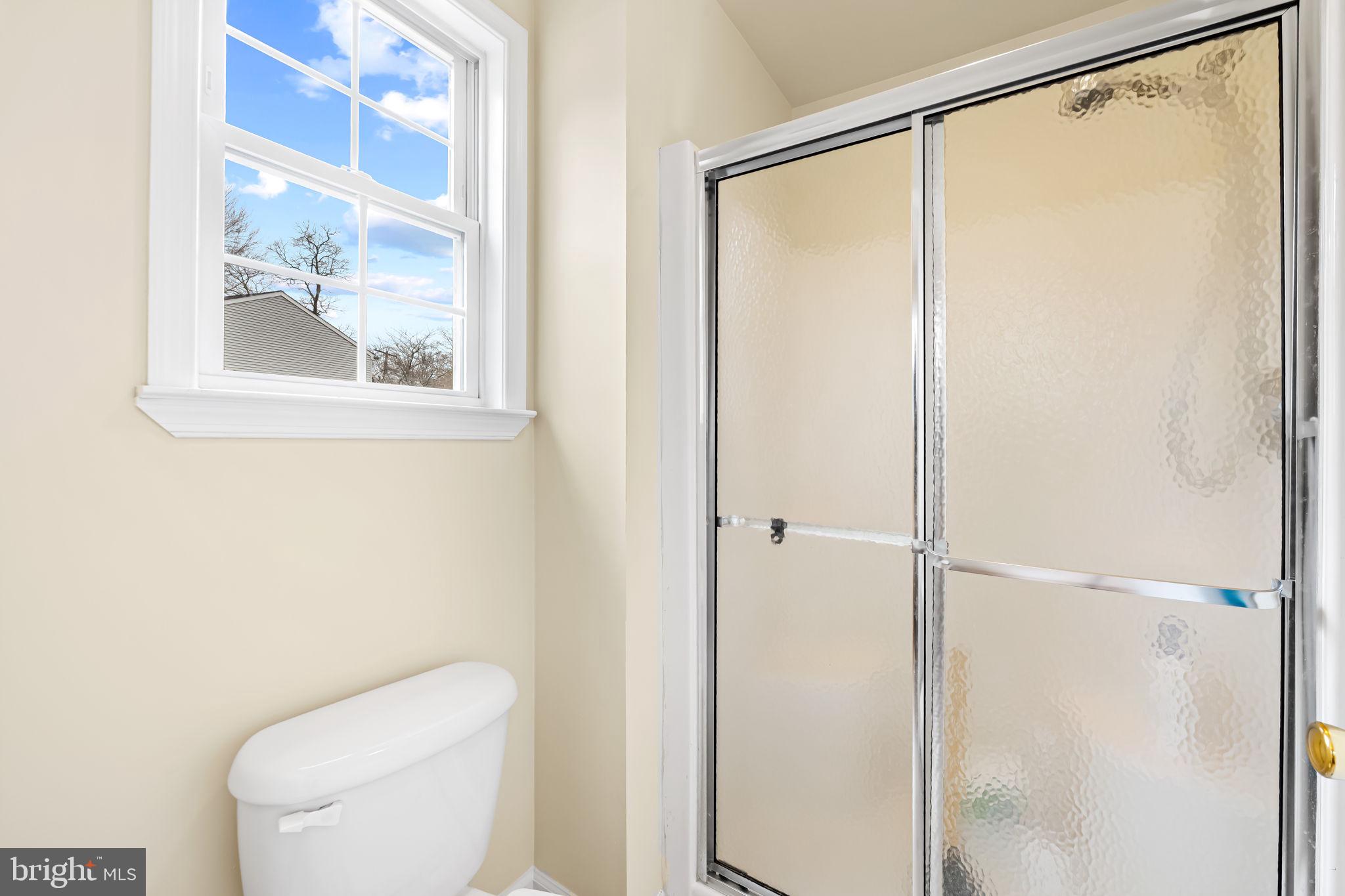 1564 Colony Road Pasadena, MD 21122 - Photo 26 of 40 primary full bath