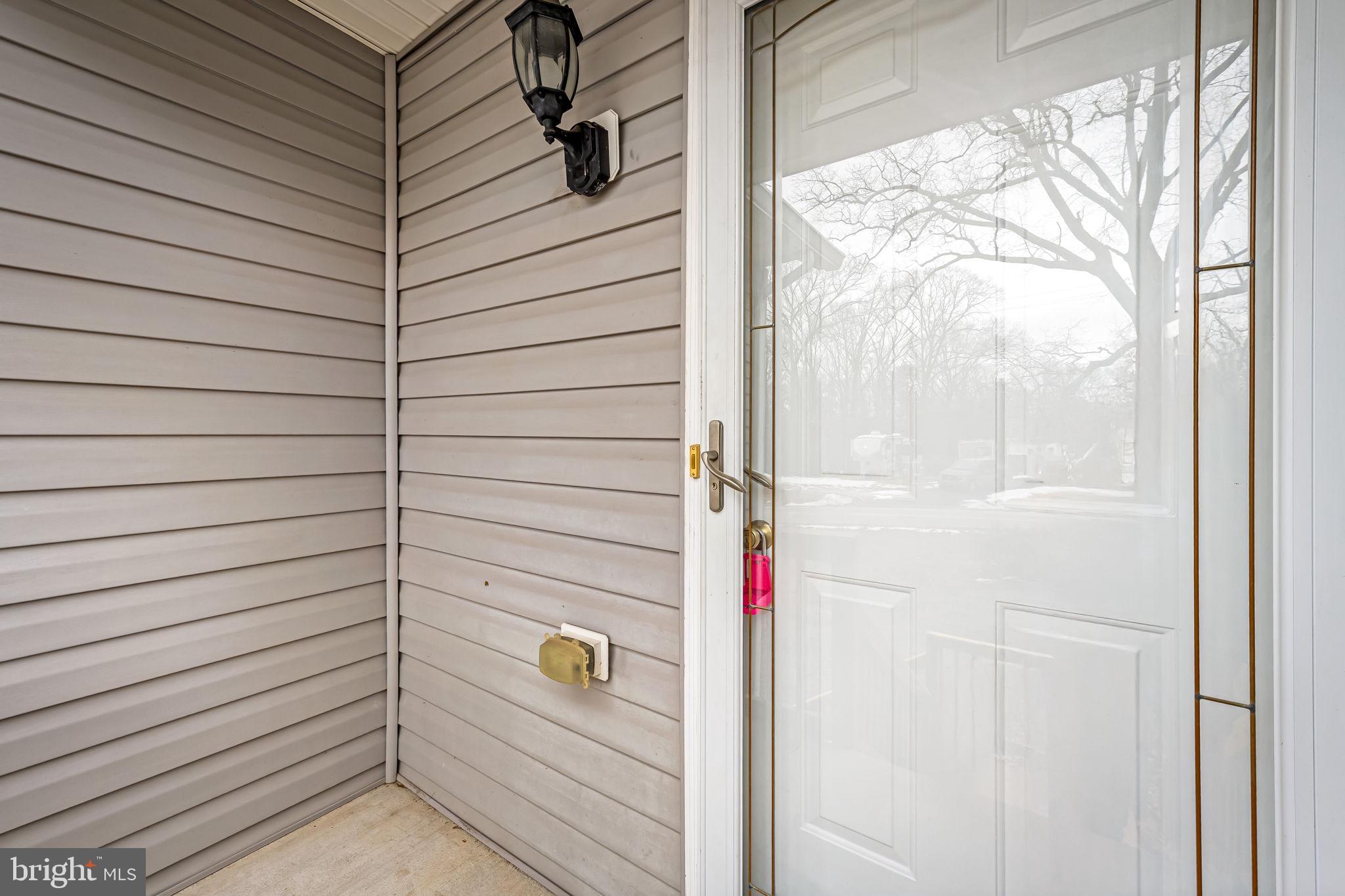 1564 Colony Road Pasadena, MD 21122 - Photo 3 of 40