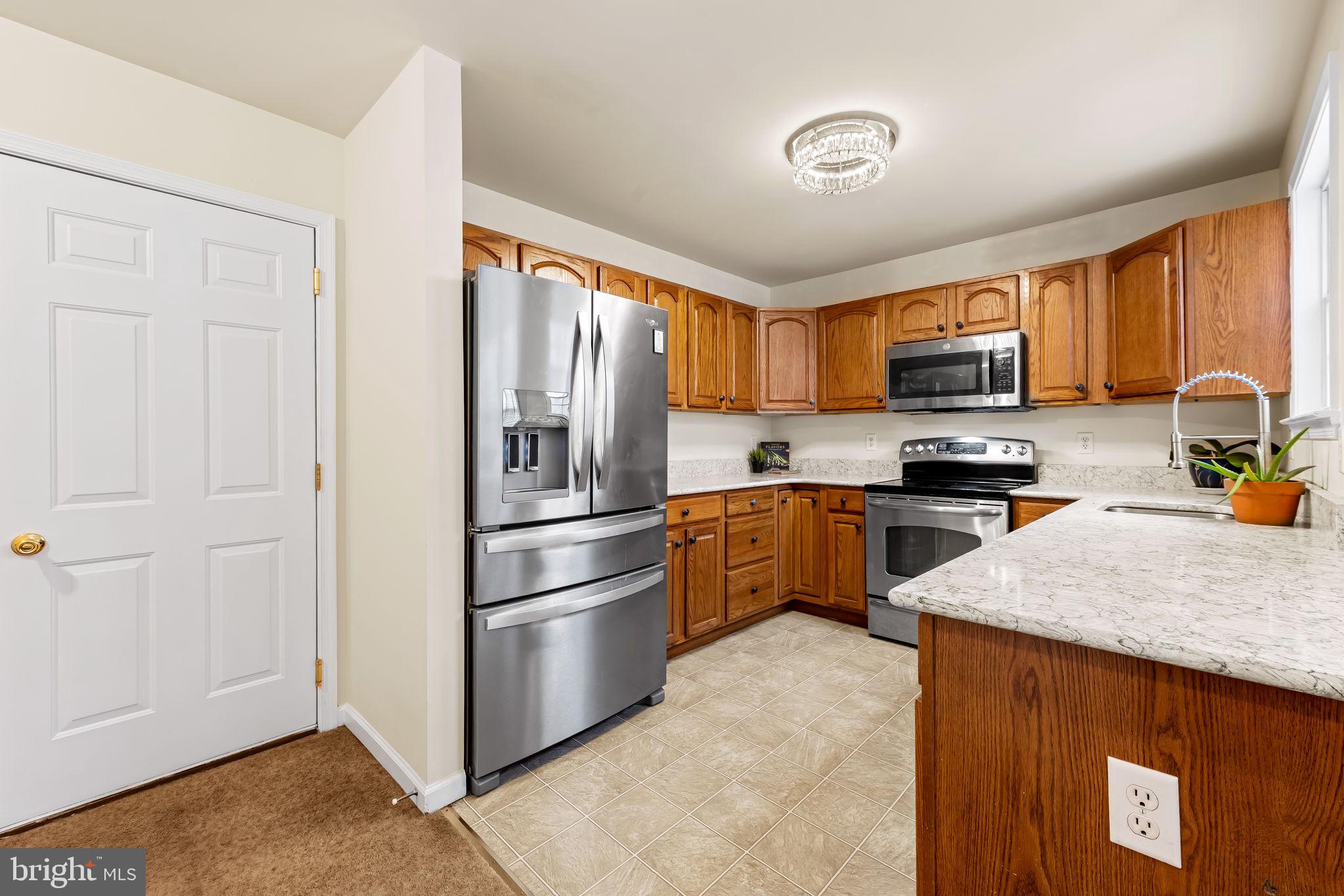 1564 Colony Road Pasadena, MD 21122 - Photo 8 of 40