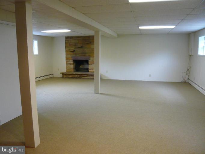 8712 Standish Road Alexandria, VA 22308 - Photo 11 of 21 Family Room #2