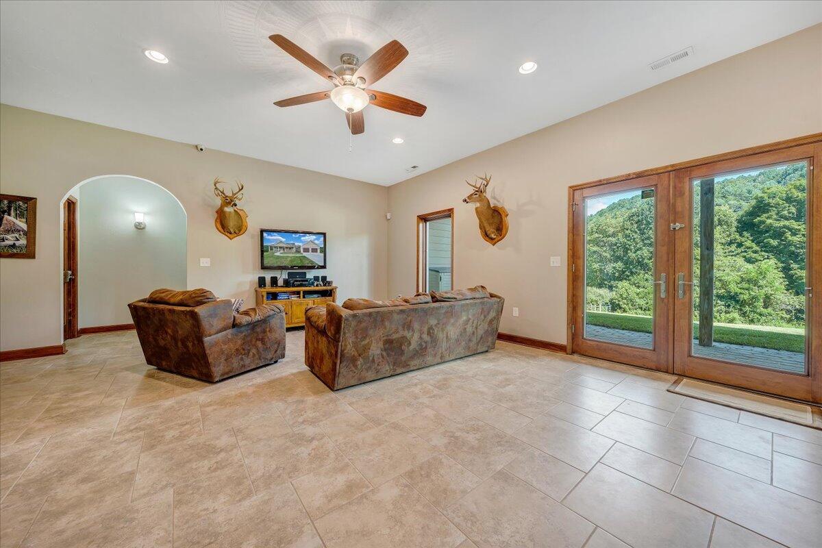 9121 Blacksburg Road Catawba, VA 24070 - Photo 33 of 70 045-MIB00968