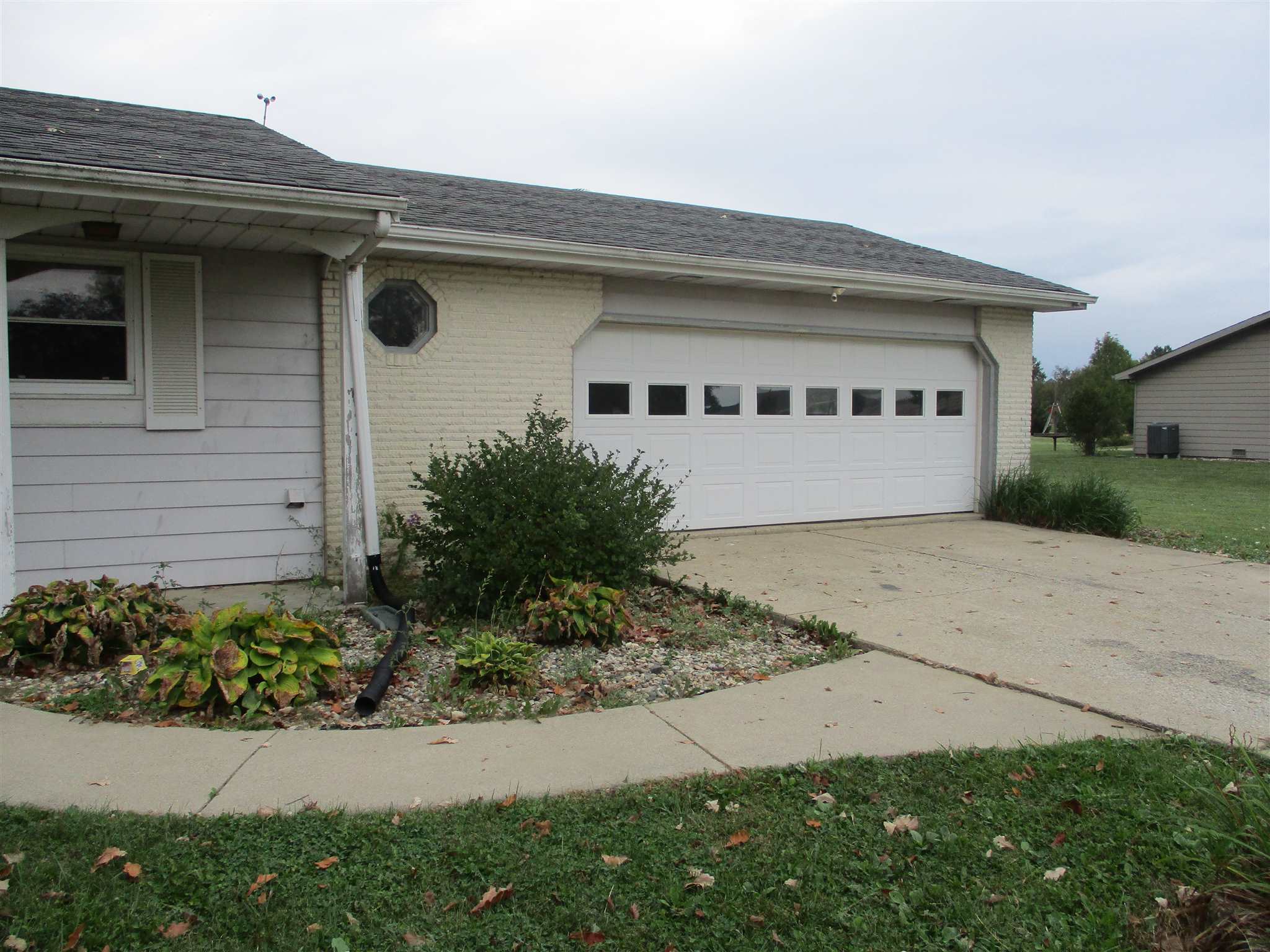 10223 Eby Road Fort Wayne, IN 46835 - Photo 3 of 18