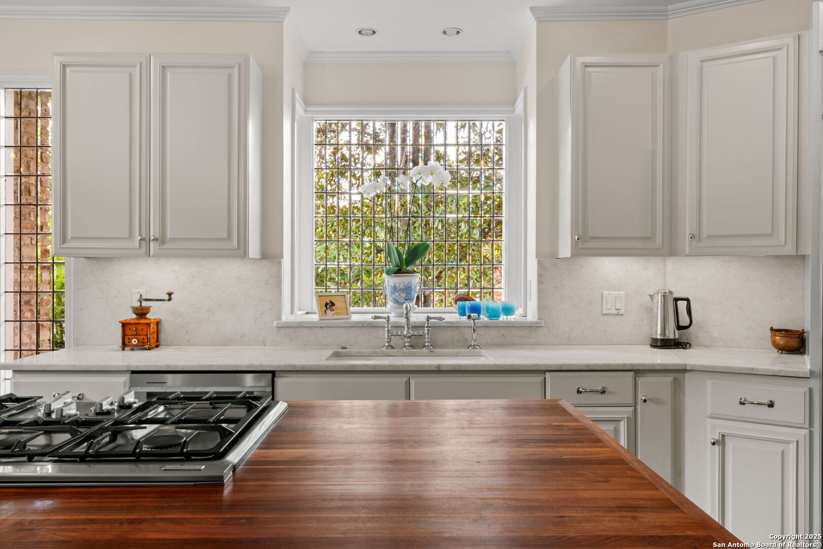 701 Ridgemont Avenue Terrell Hills, TX 78209 - Photo 17 of 48