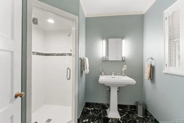 $2,595,000 | 701 Ridgemont Avenue, Terrell Hills, TX 78209