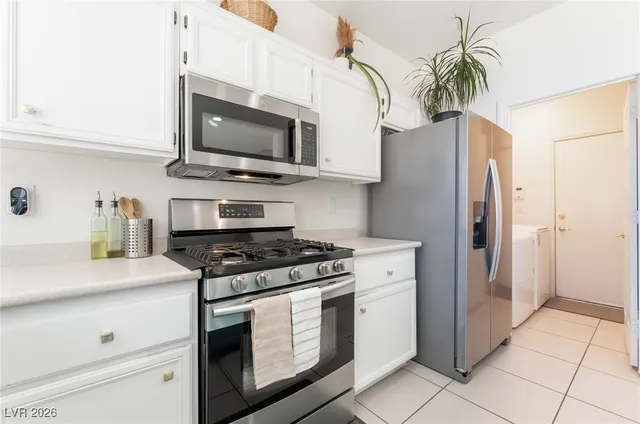 $2,300 | 8179 Palace Monaco Avenue, Las Vegas, NV 89117