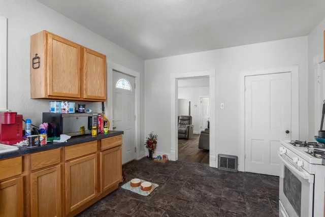 $175,000 | 1326 Geele Avenue, Sheboygan, WI 53083