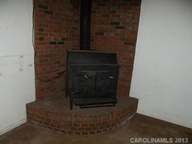 225 Clearbrook Road Matthews, NC 28105 - Photo 3 of 8 Gallery Image 3