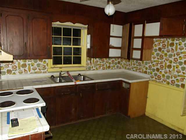225 Clearbrook Road Matthews, NC 28105 - Photo 4 of 8 Gallery Image 4