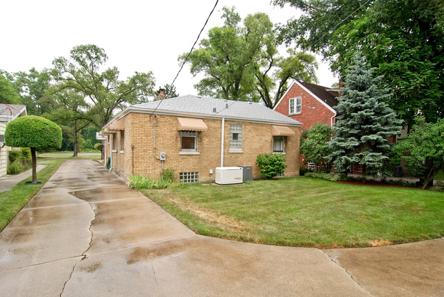 28 Forbes Road Riverside, IL 60546 - Photo 9 of 15