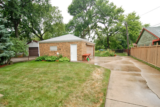 28 Forbes Road Riverside, IL 60546 - Photo 10 of 15