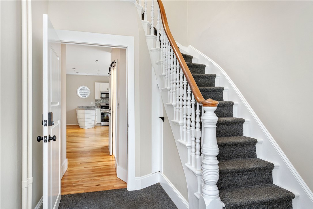 427 Spring Street, Unit 1 Newport, RI 02840 - Photo 7 of 16 Entry