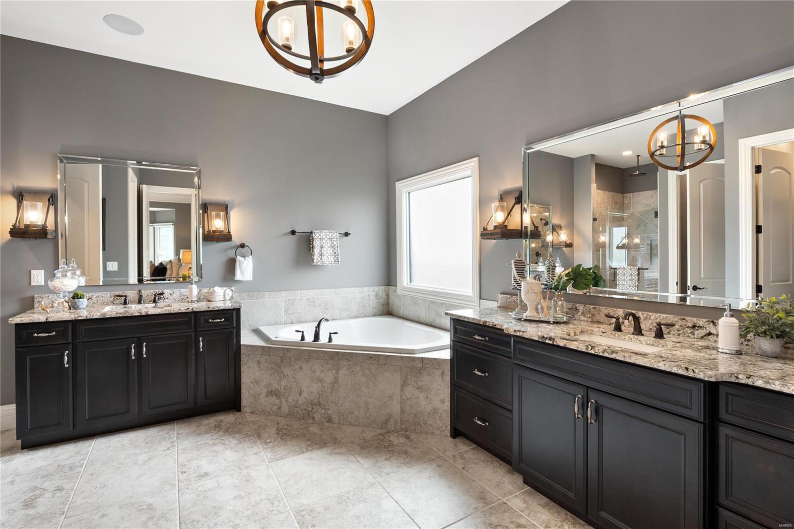 17012 Lakeside Ridge Chesterfield, MO 63005 - Photo 21 of 48