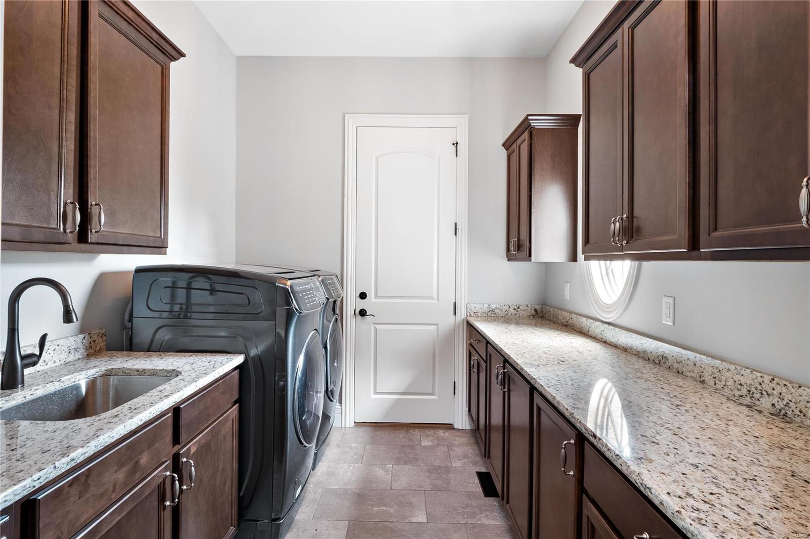 17012 Lakeside Ridge Chesterfield, MO 63005 - Photo 23 of 48