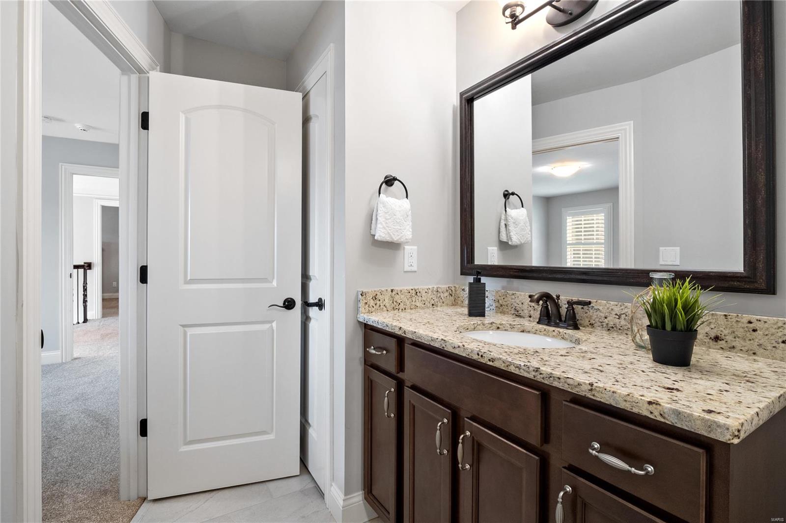 17012 Lakeside Ridge Chesterfield, MO 63005 - Photo 26 of 48