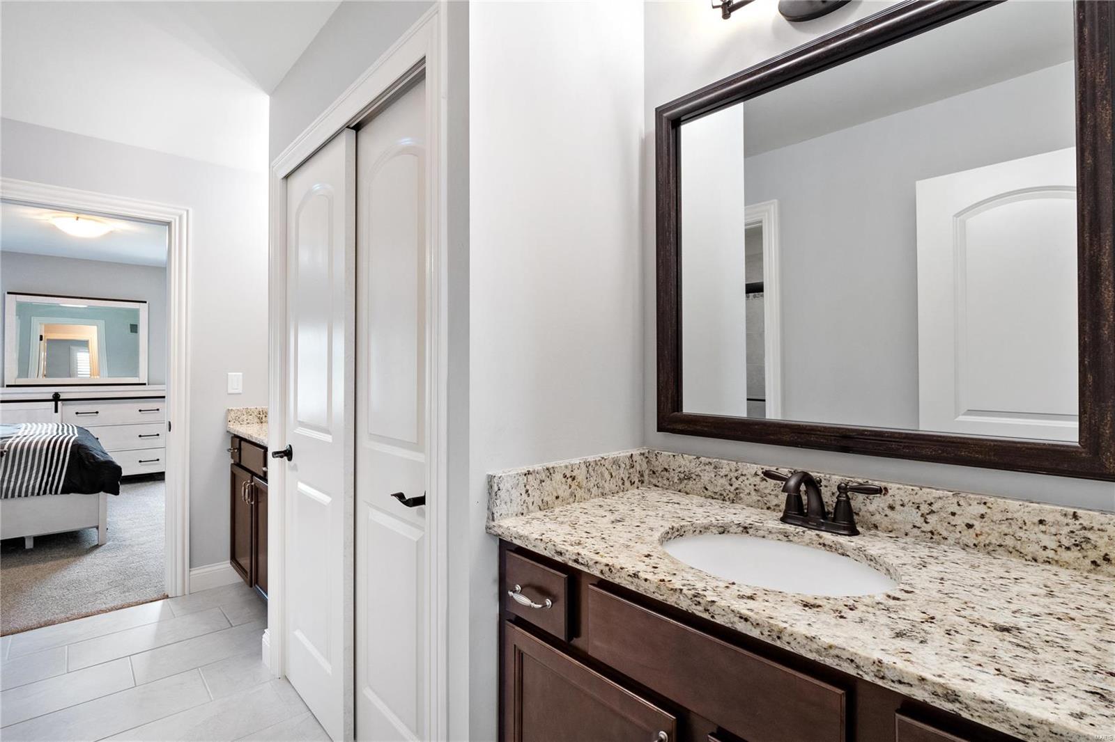 17012 Lakeside Ridge Chesterfield, MO 63005 - Photo 30 of 48