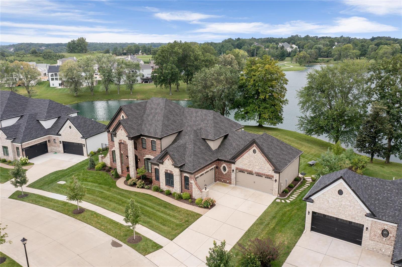 17012 Lakeside Ridge Chesterfield, MO 63005 - Photo 3 of 48