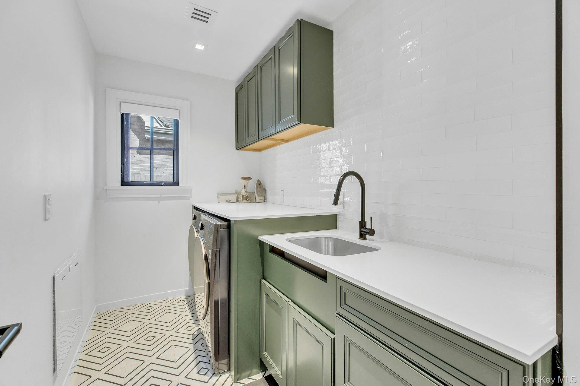 162-04 12th Road Queens, NY 11357 - Photo 21 of 38
