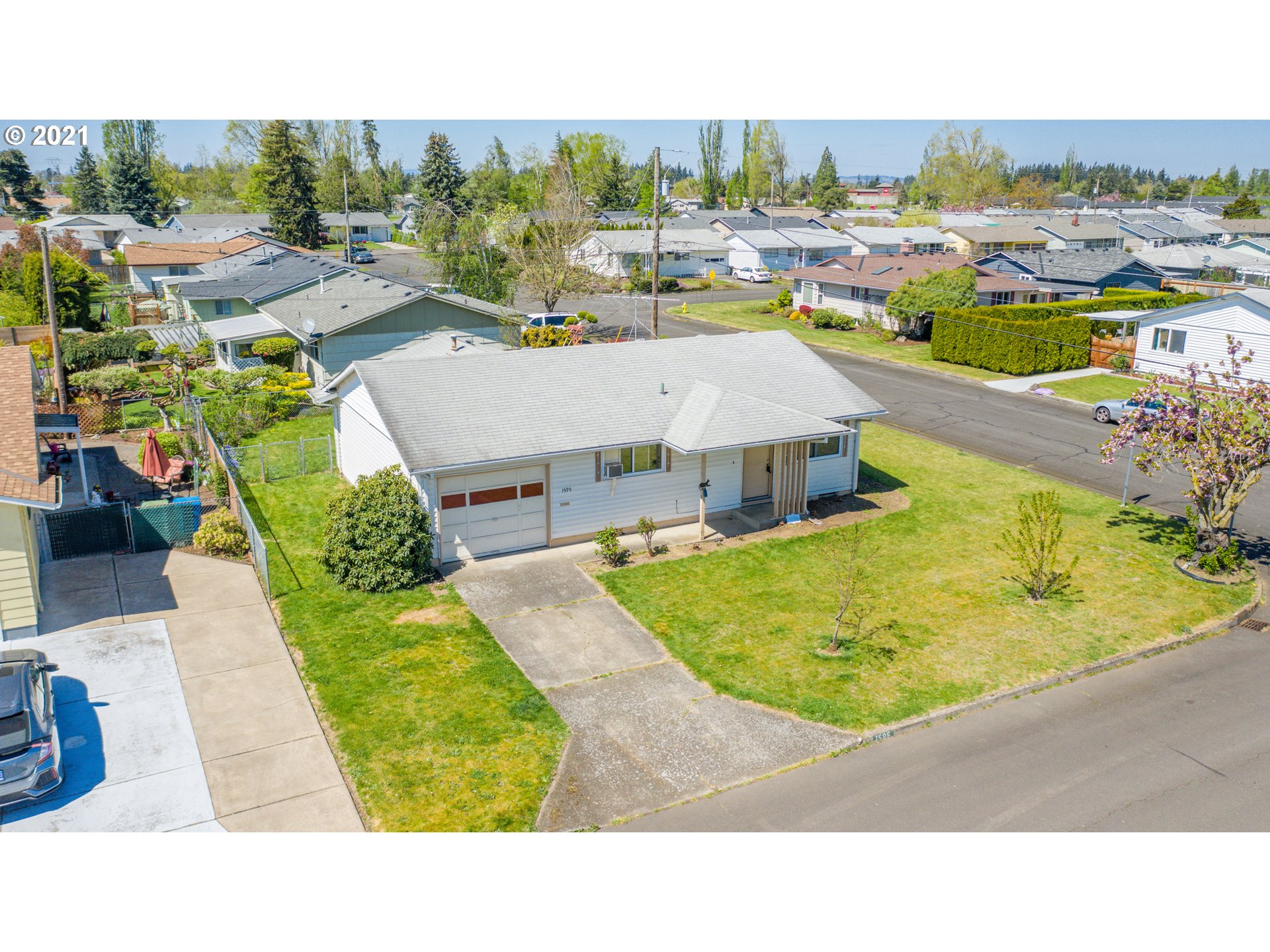 1595 Sallal Road Woodburn, OR 97071 - Photo 16 of 17 Gallery Image 16