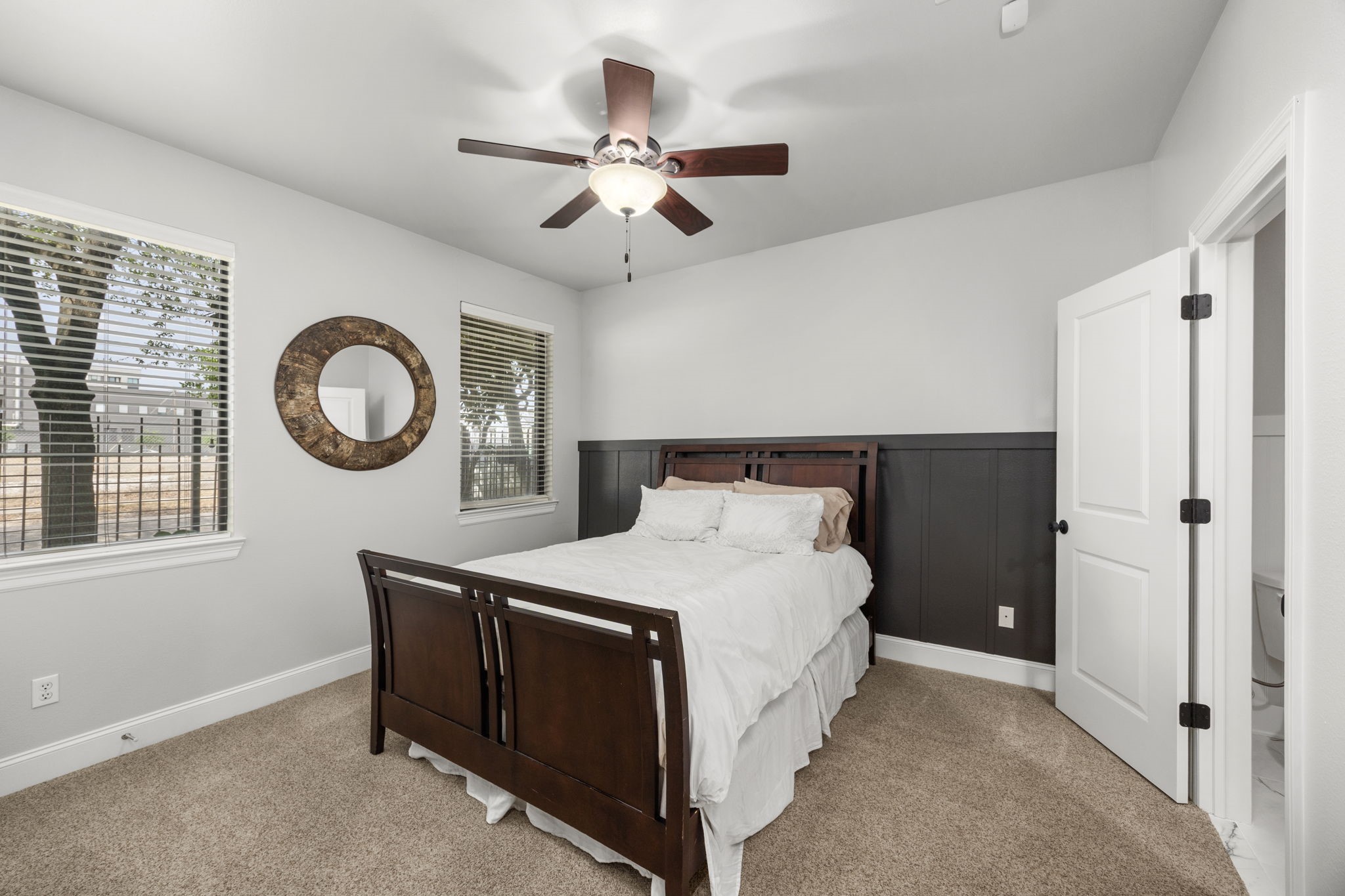 1604 White Street Houston, TX 77007 - Photo 13 of 29 1st floor bedroom