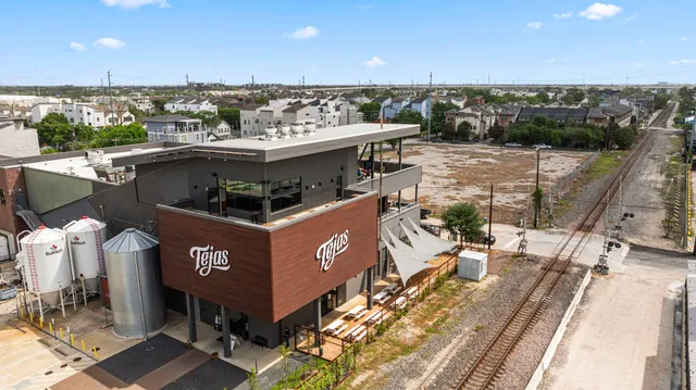 $449,999 | 1604 White Street, Houston, TX 77007