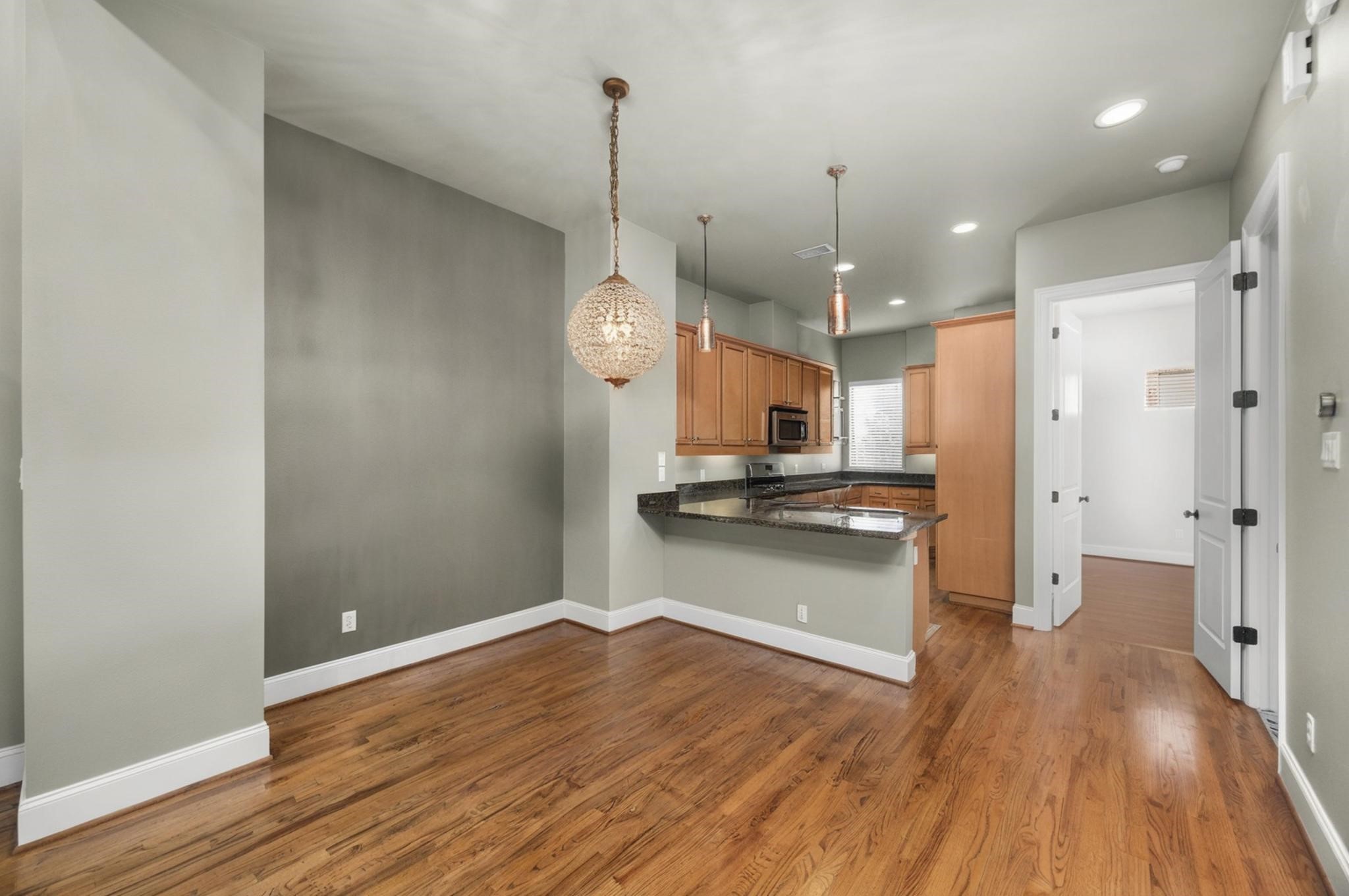 1604 White Street Houston, TX 77007 - Photo 5 of 29 Dining area