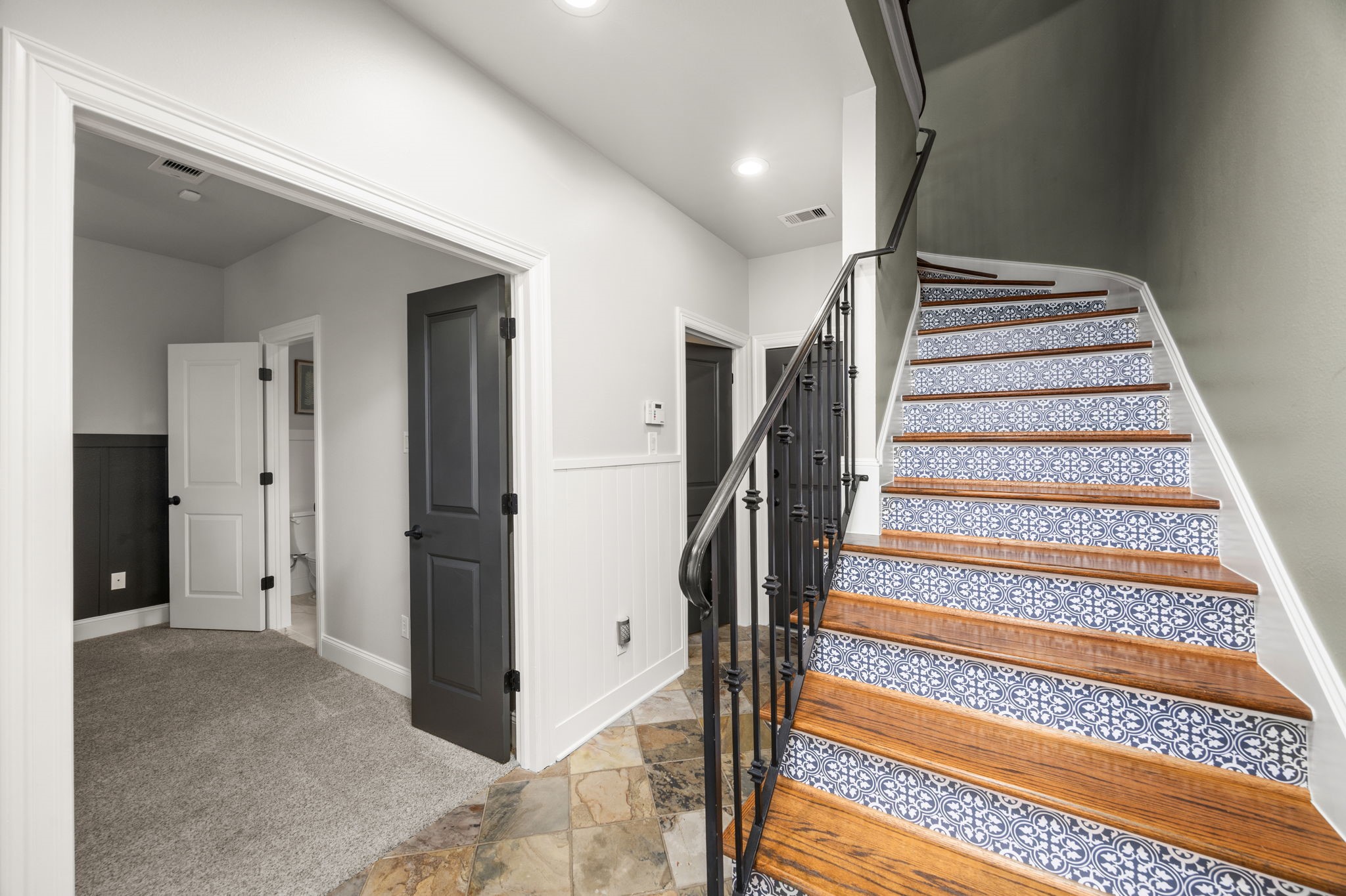 1604 White Street Houston, TX 77007 - Photo 8 of 29 1st floor bedroom
