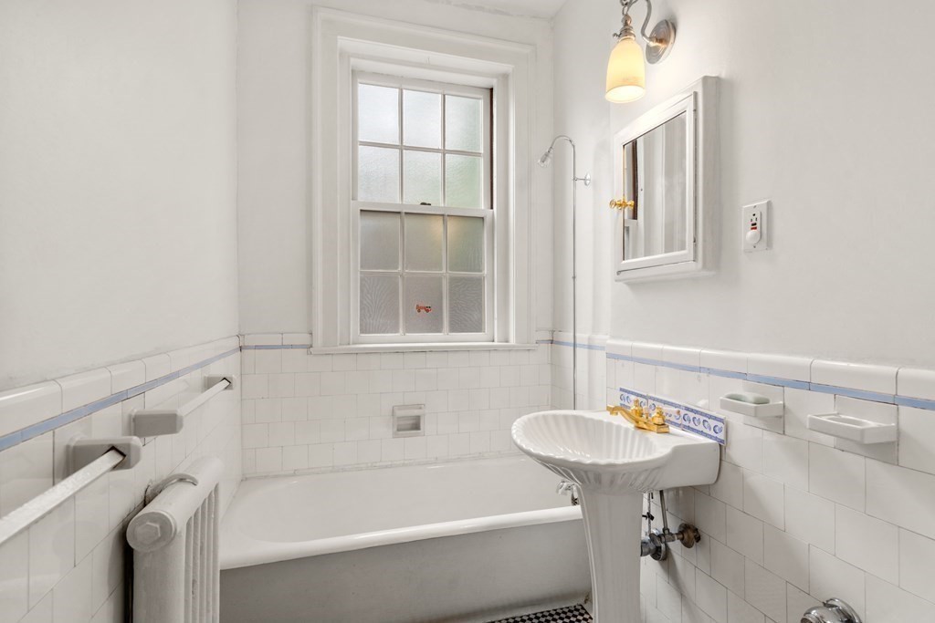 139 Beaconsfield Road, Unit 6 Brookline, MA 02445 - Photo 14 of 28 Gallery Image 14