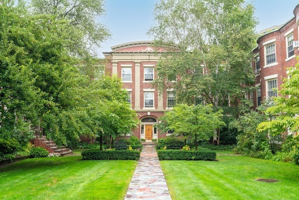 139 Beaconsfield Road, Unit 6 Brookline, MA 02445 - Photo 2 of 28 Gallery Image 2
