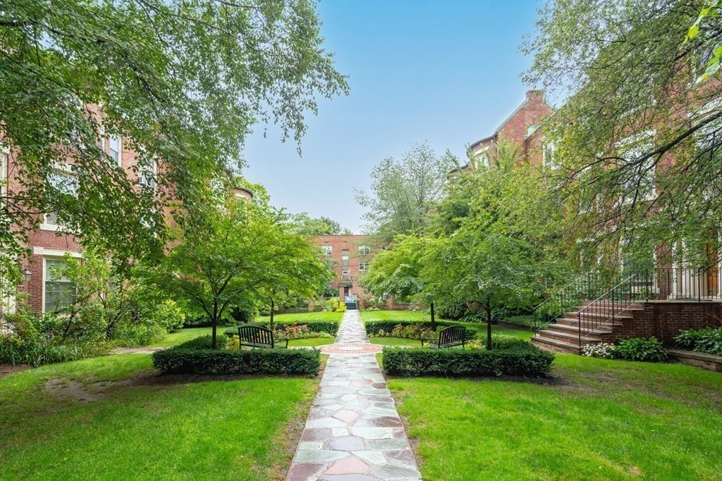 139 Beaconsfield Road, Unit 6 Brookline, MA 02445 - Photo 26 of 28 Gallery Image 26