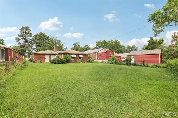 $130,000 | 6934 Julian Avenue, University City, MO 63130