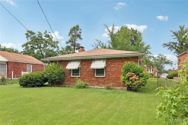 $130,000 | 6934 Julian Avenue, University City, MO 63130