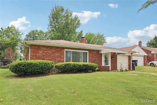 $130,000 | 6934 Julian Avenue, University City, MO 63130