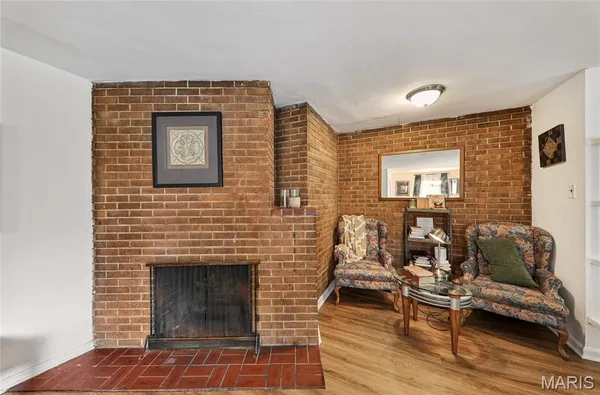 $130,000 | 6934 Julian Avenue, University City, MO 63130