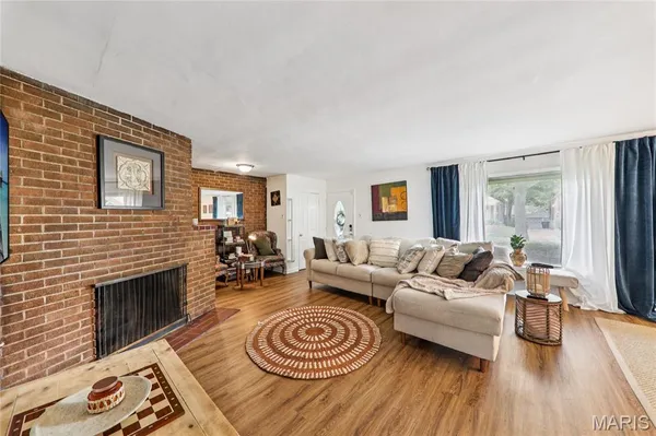 $130,000 | 6934 Julian Avenue, University City, MO 63130