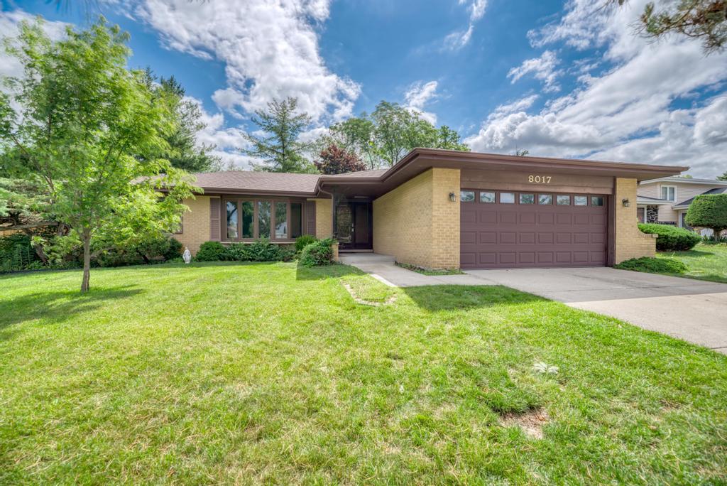 8017 Sawyer Road Darien, IL 60561 - Photo 2 of 35