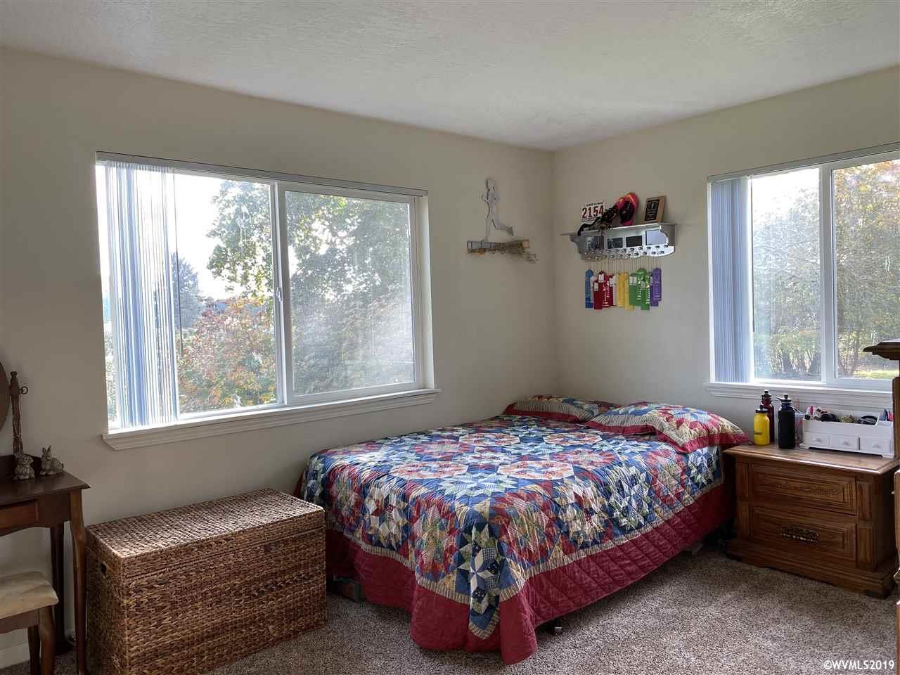 10725 Mix Road Southeast Aumsville, OR 97325 - Photo 12 of 23
