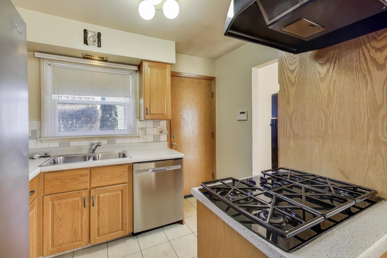 7630 Beckwith Road Morton Grove, IL 60053 - Photo 19 of 61