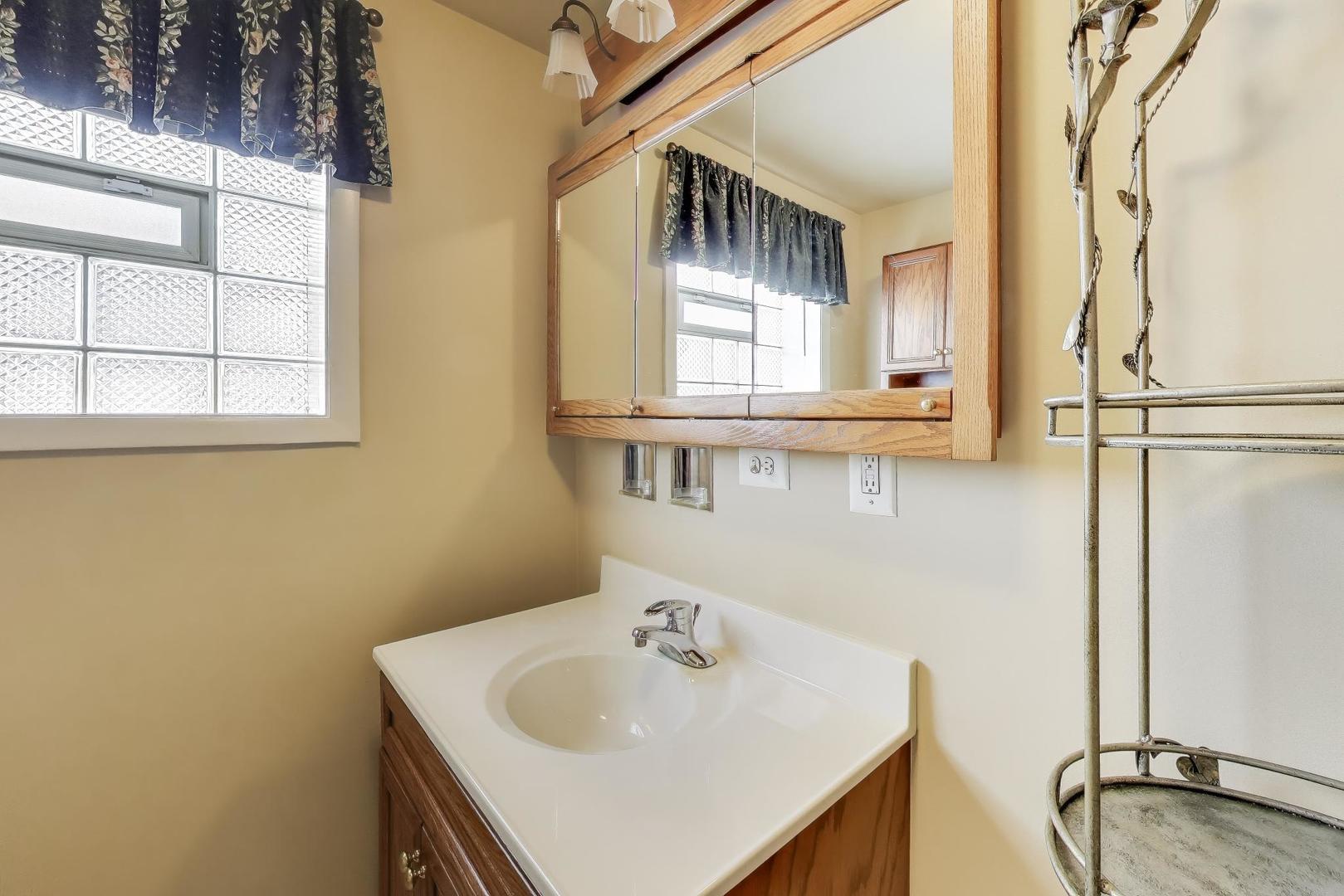 7630 Beckwith Road Morton Grove, IL 60053 - Photo 47 of 61