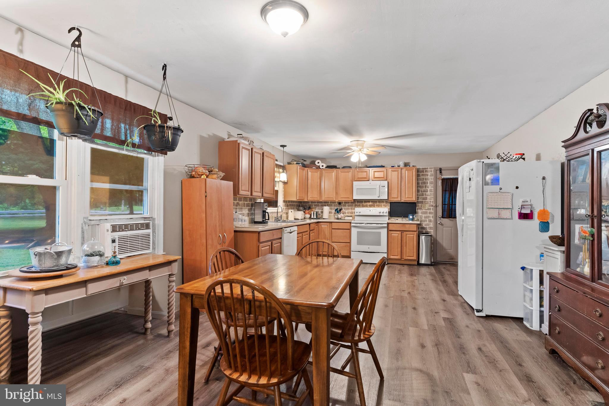 532 Pine Road Carlisle, PA 17015 - Photo 6 of 26 Gallery Image 6