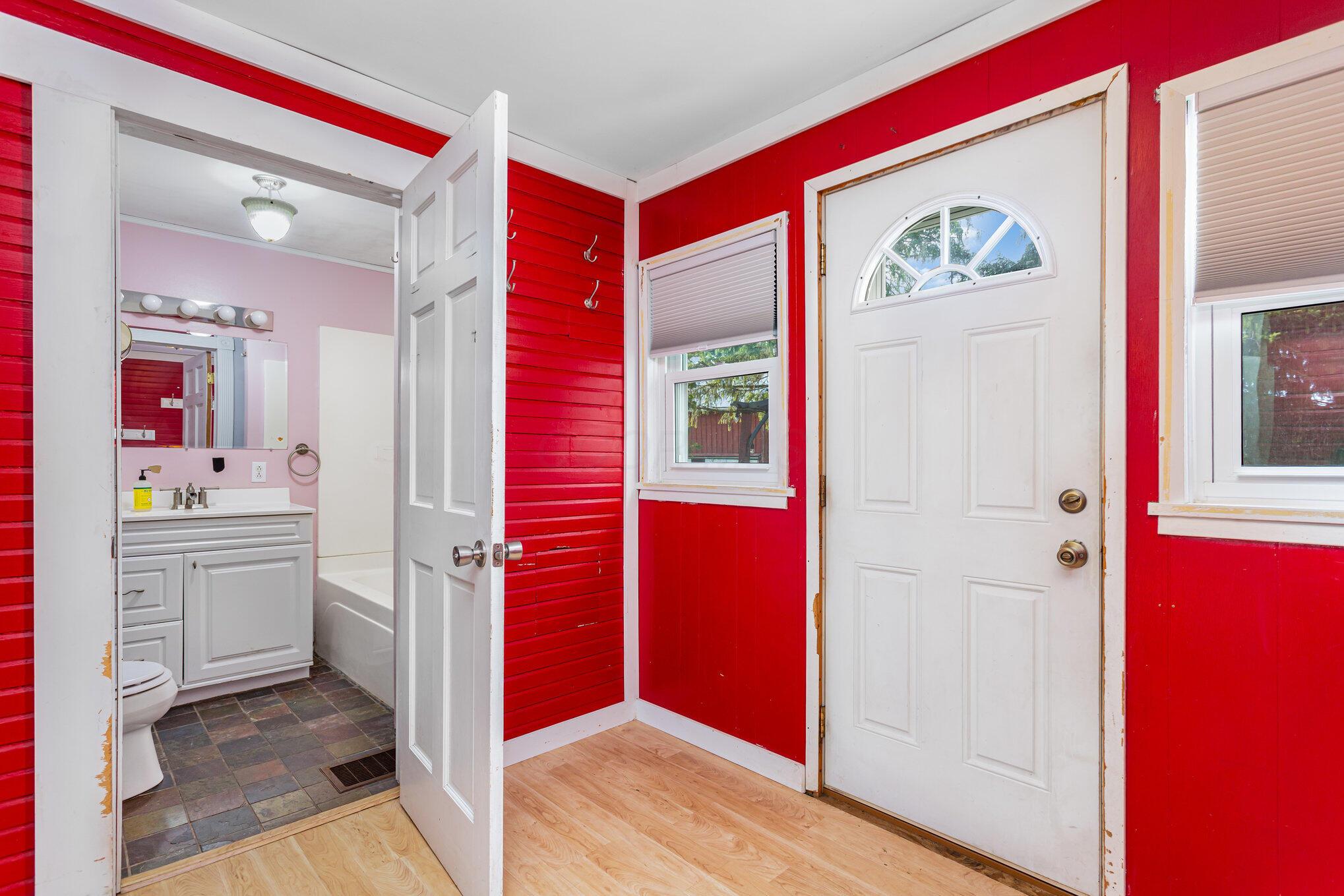 3340 Stringtown Road Northeast Lancaster, OH 43130 - Photo 17 of 27 Mud Room