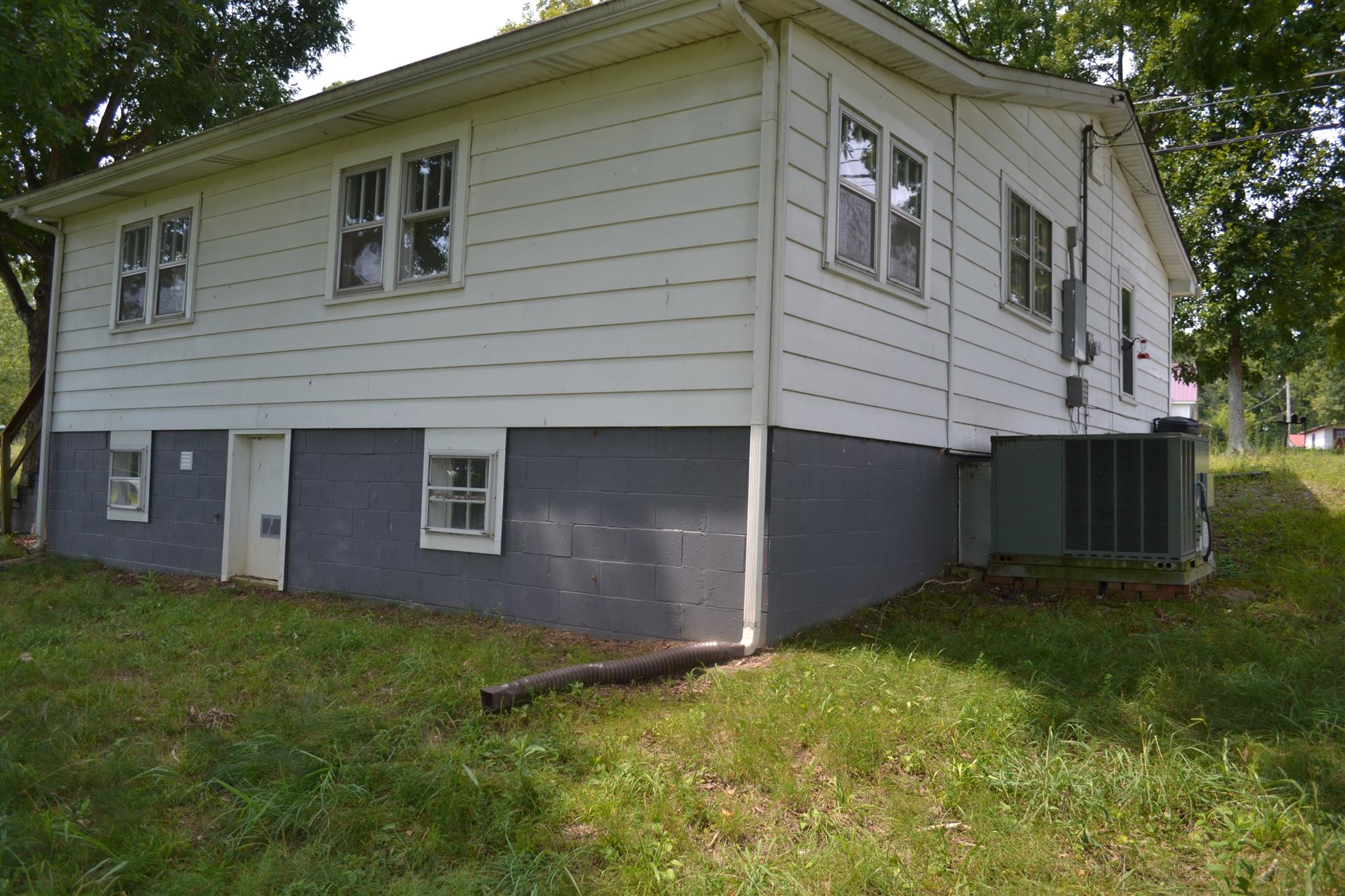 1942 Clydeton Road Waverly, TN 37185 - Photo 4 of 9 Gallery Image 4