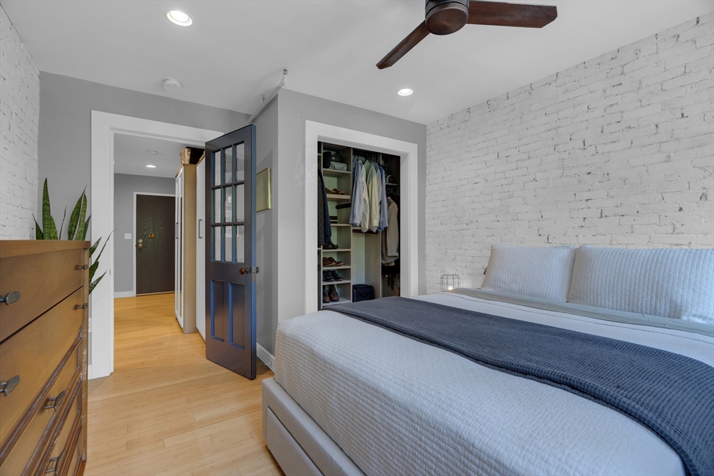 9 Appleton Street, Unit M1 Boston, MA 02116 - Photo 12 of 24 a bedroom with a large bed and a window