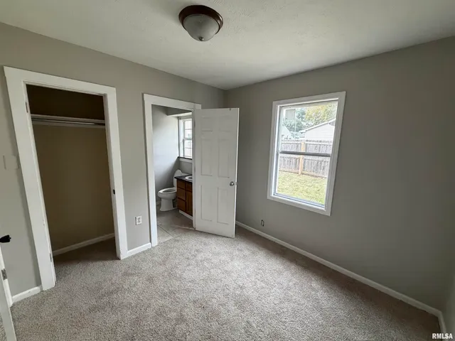 $225,000 | 2173 North Grand Avenue East, Grandview, IL 62702