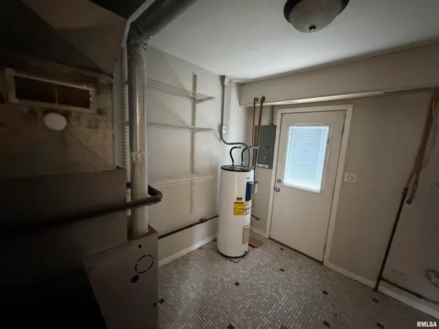 $225,000 | 2173 North Grand Avenue East, Grandview, IL 62702