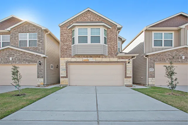 $2,300 | 17125 Wilthorne Colony Court, Houston, TX 77084