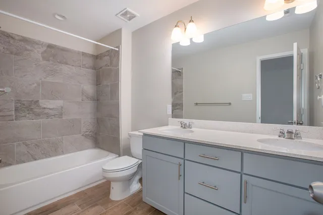 $2,100 | 17125 Wilthorne Colony Court, Houston, TX 77084