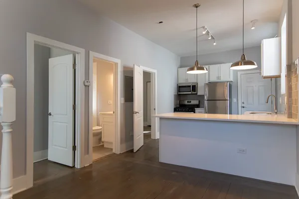 $1,650 | 2117 West 18th Street, Unit 1R, Chicago, IL 60608