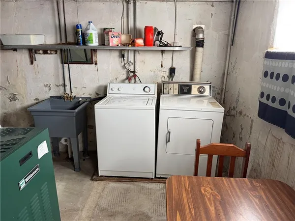 $1,300 | 7817 National Pike East, Uniontown, PA 15401